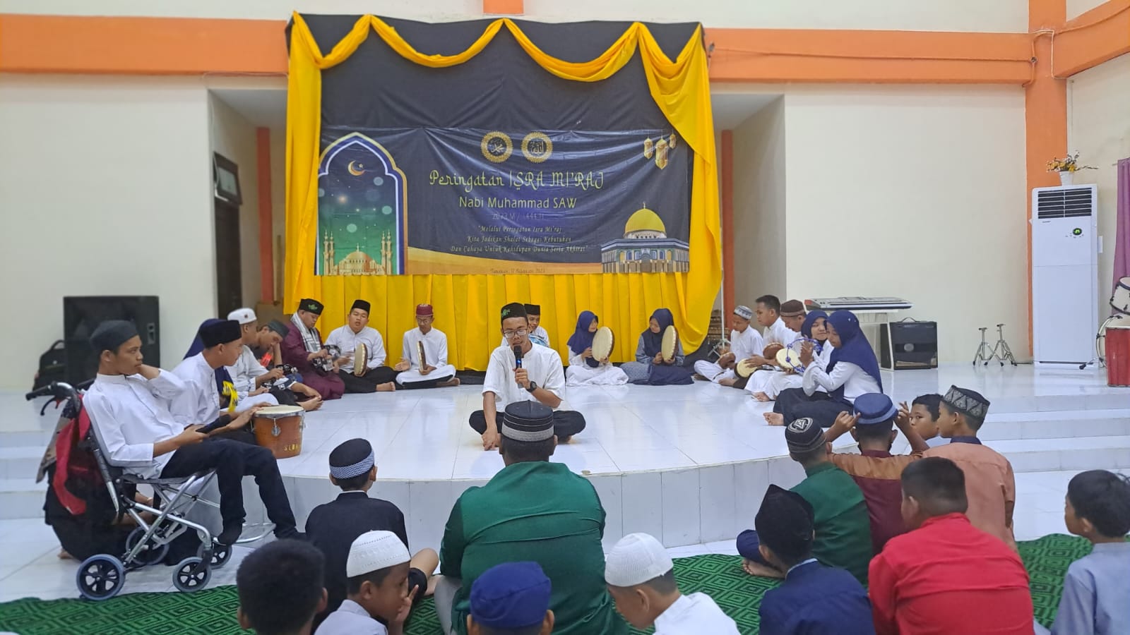 PEnampilan Hadrah Siswa/i SLBN Tarakan